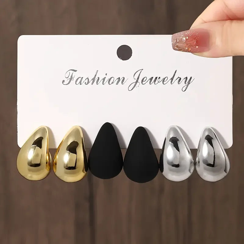 Elegant Teardrop Stud Earring
