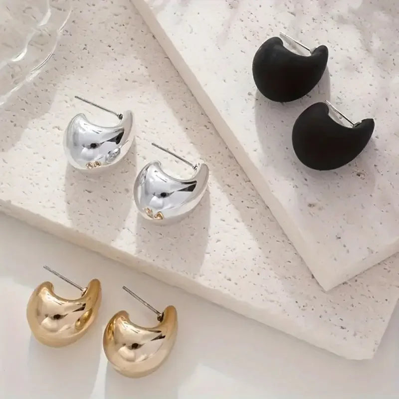 Elegant Teardrop Stud Earring